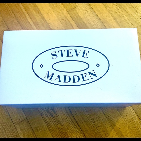 Steve Madden snake color shoes - Picture 4 of 4